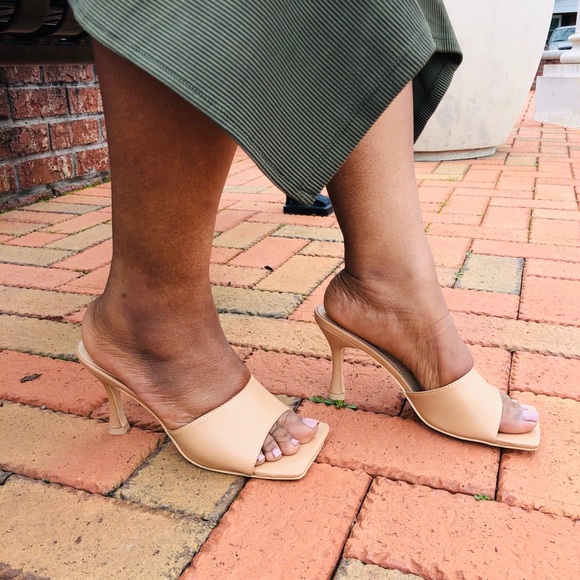 MACY SQUARE TOE SLIDE HEELS - Picture 2 of 3